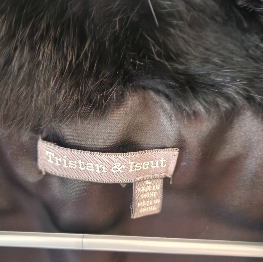 Fur cropped shawl